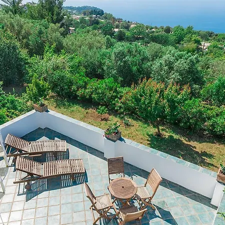 Li' Campi Villa *